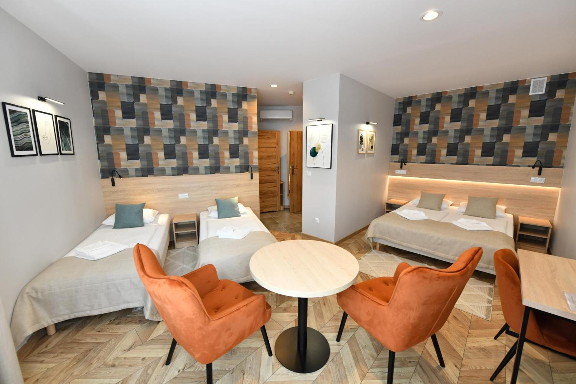 Polonia Hotel 2*